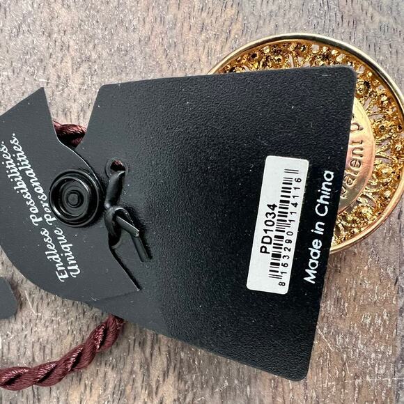 🍭6/$30 New (with defect) Magnabilities Victorian Style Pendant Necklace - Picture 3 of 8